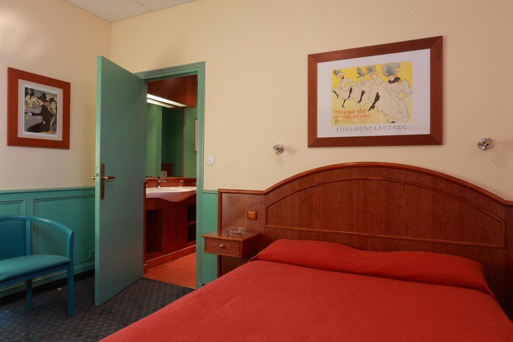 Hotel De La Paix Lille Bagian luar foto